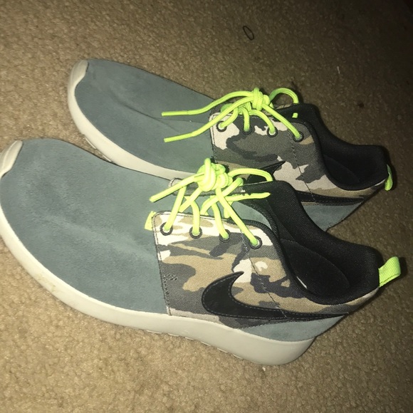 Camo Nike Rose Runs - Picture 1 of 1